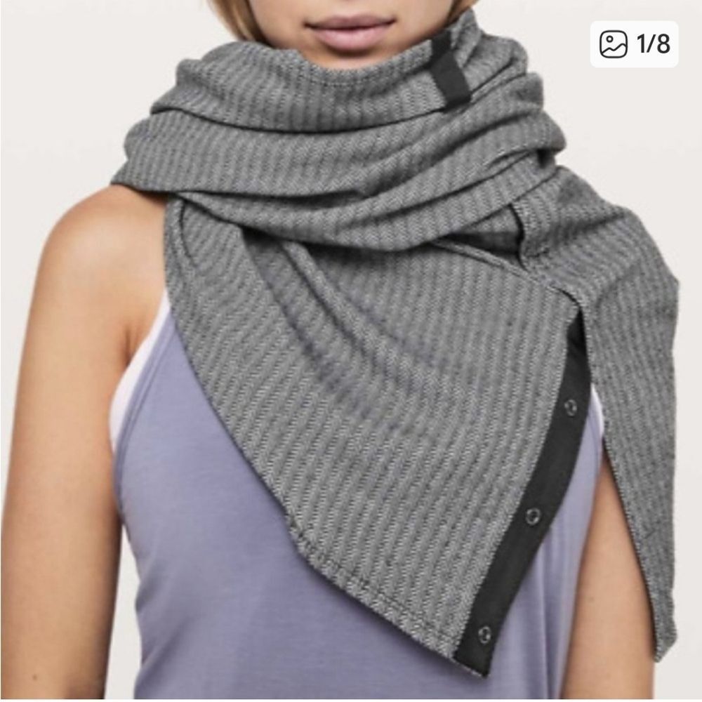 lululemon athletica Heathered Gray Convertible Scarf
